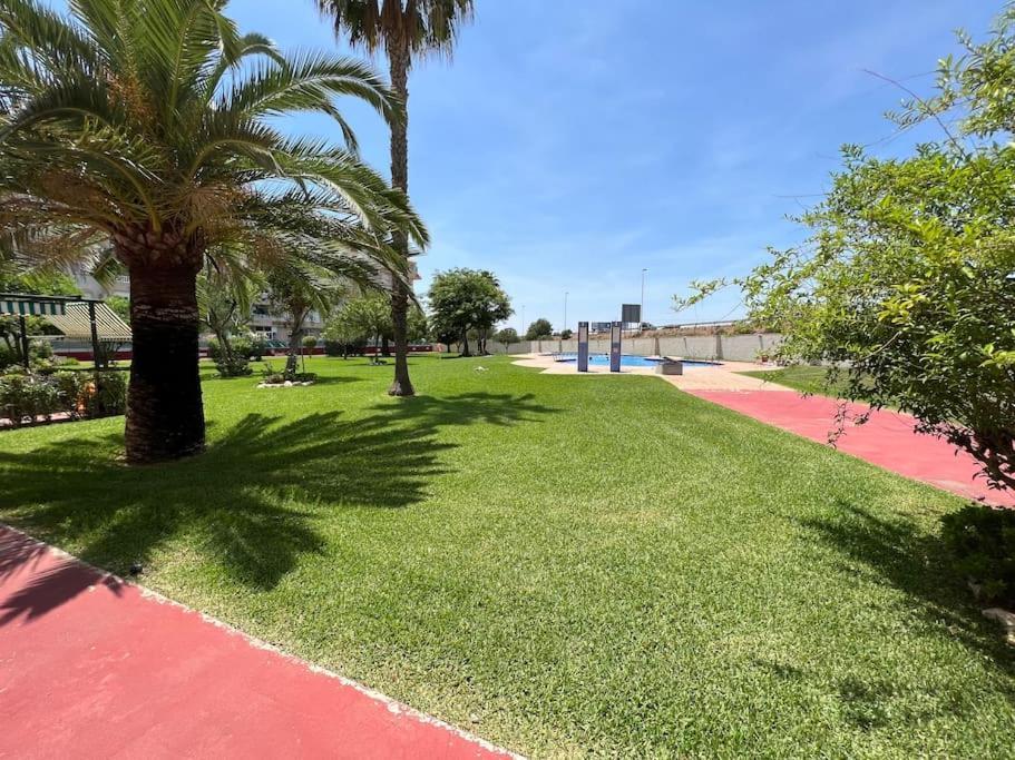 Nice And Central Apartment Torrevieja Extérieur photo