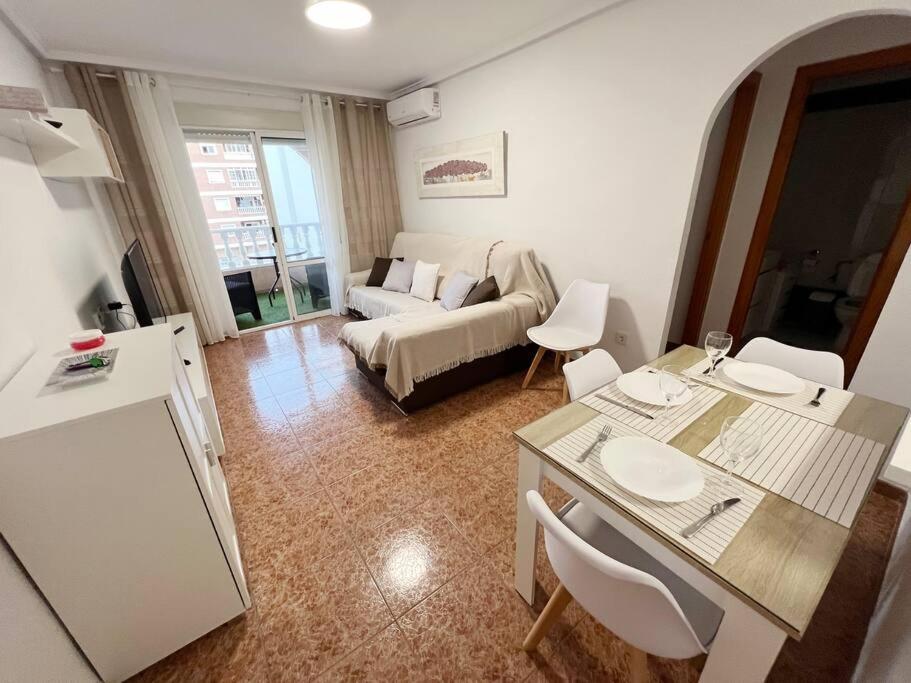Nice And Central Apartment Torrevieja Extérieur photo