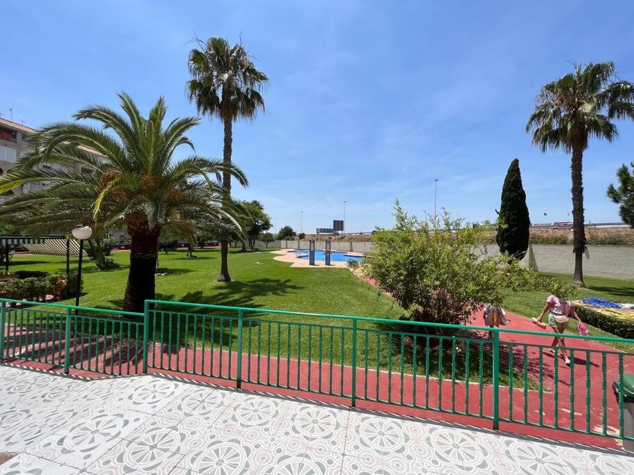 Nice And Central Apartment Torrevieja Extérieur photo